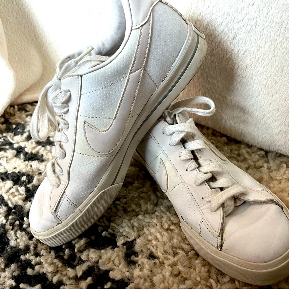 nike sweet classic white